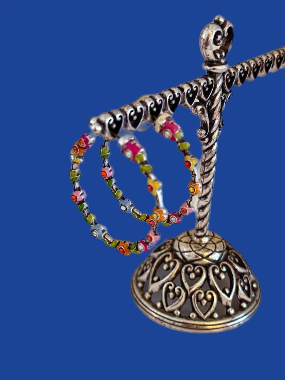 Brighton — Multicolor Flower Detail  Vintage Flower Child Enamel Hoop Earrings - Picture 3 of 5